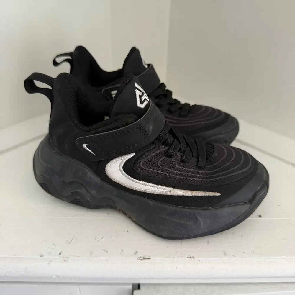 Nike Giannis Immortality 4 Little Kids' Basketball Shoes 9C